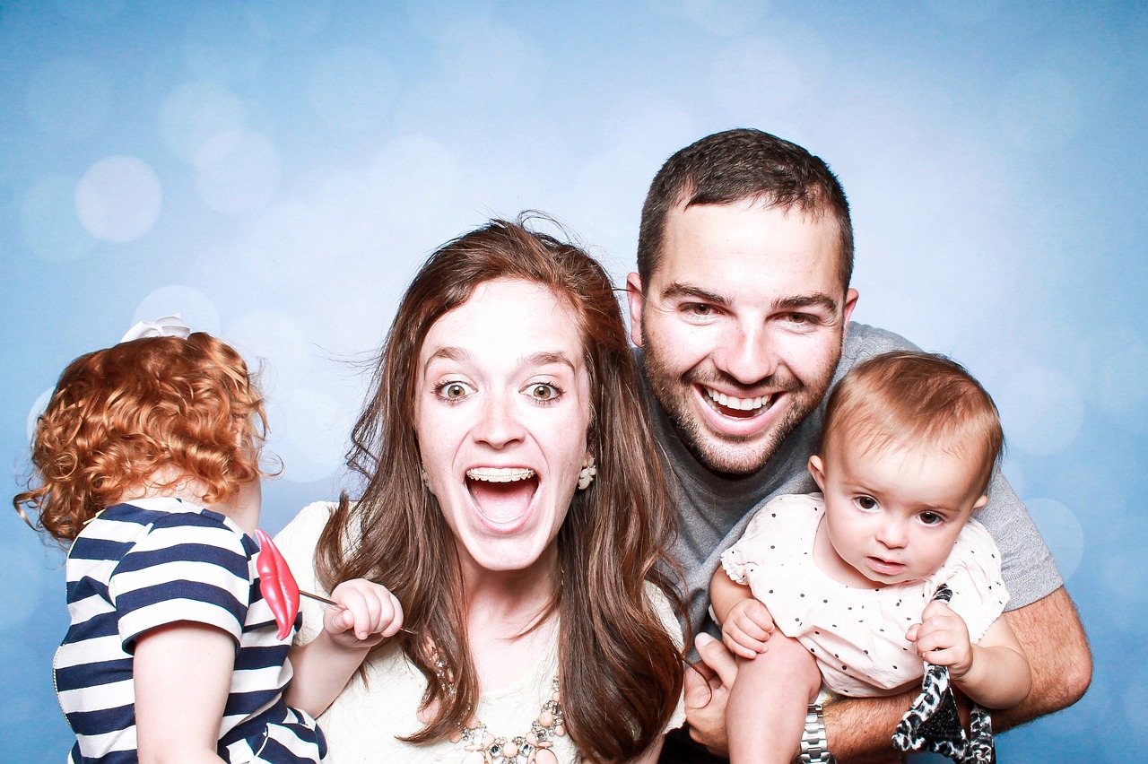 和闺蜜带娃出去玩说说: 开心的笑声和美好的时光