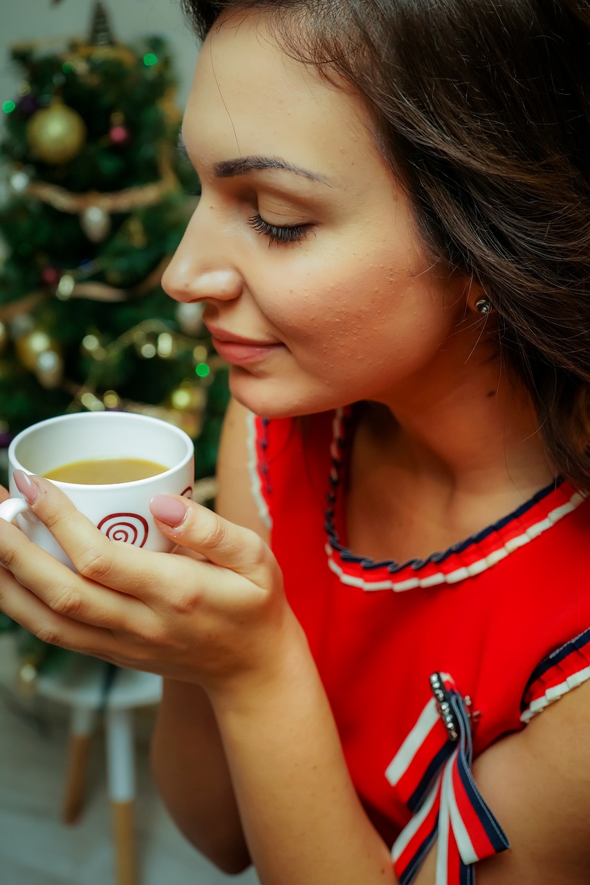 一边亲一边摸面膜: 在浪漫中寻找护肤的乐趣