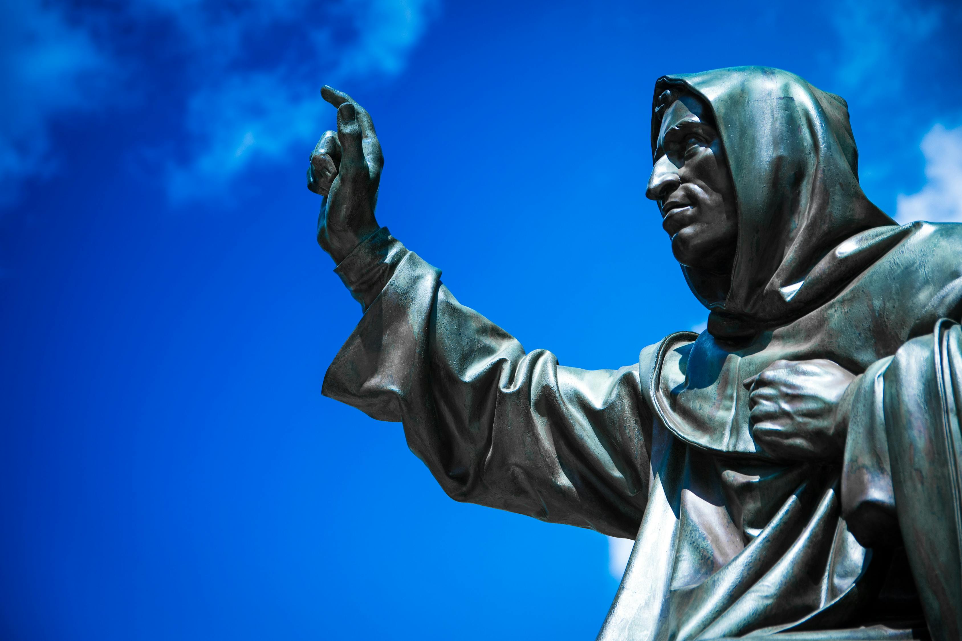 天黑请闭眼游戏，9人如何巧妙分配角色？