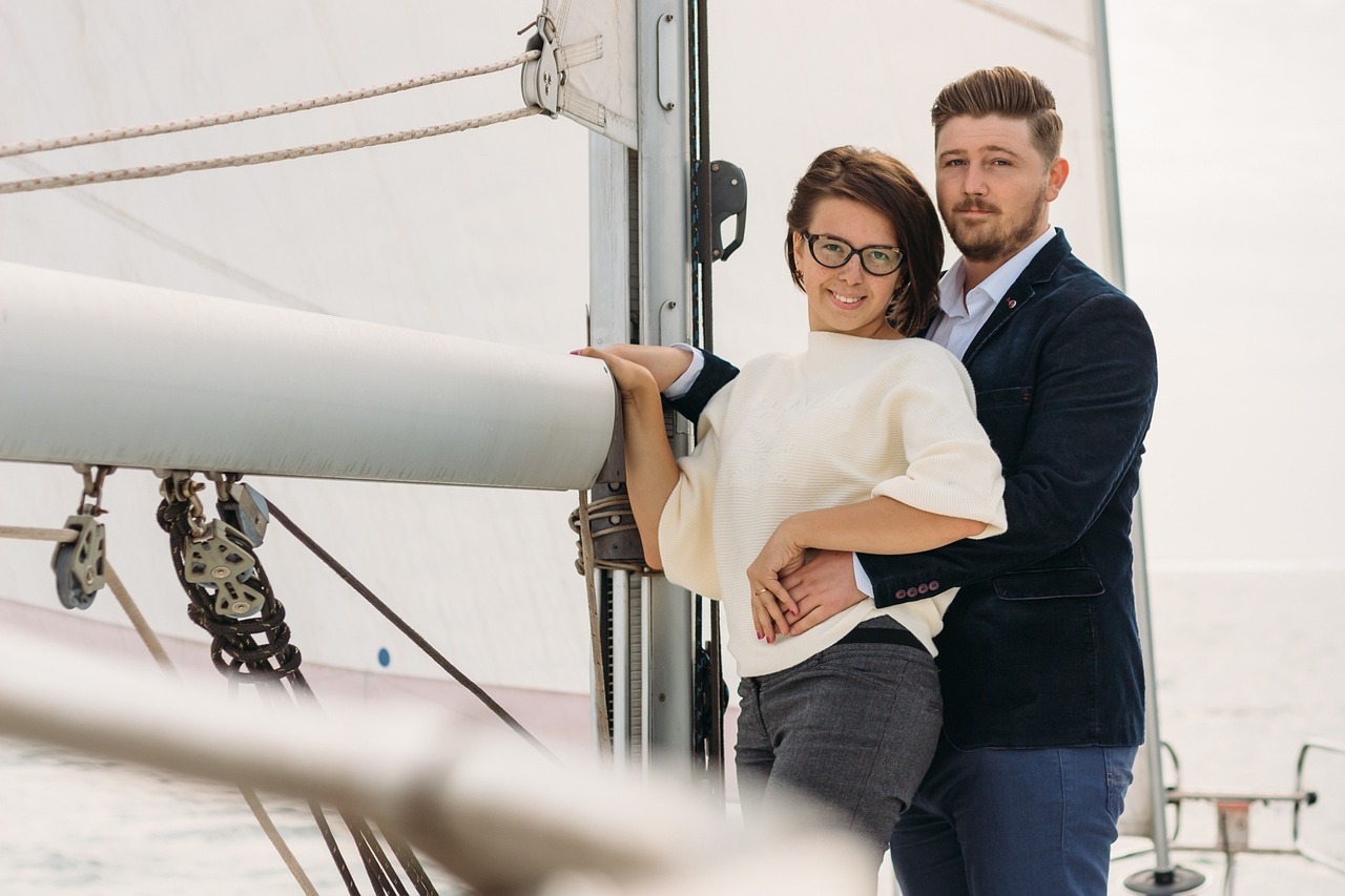 熟夫与小伙子matur老熟妇e: 探索年龄差异带来的情感挑战