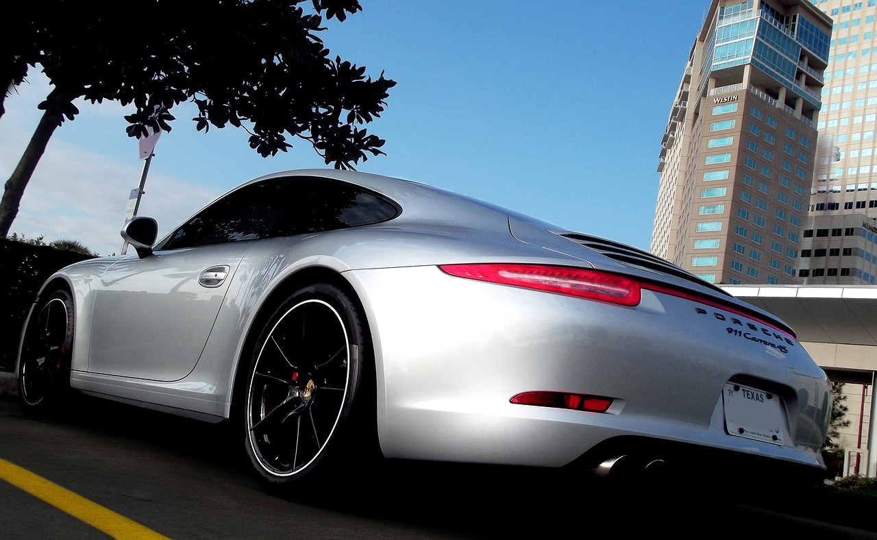 QQ飞车黑耀闪电，速度与激情的完美结合