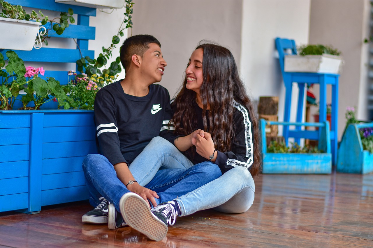 年轻的丝袜老师2: 师生之间的微妙关系揭示