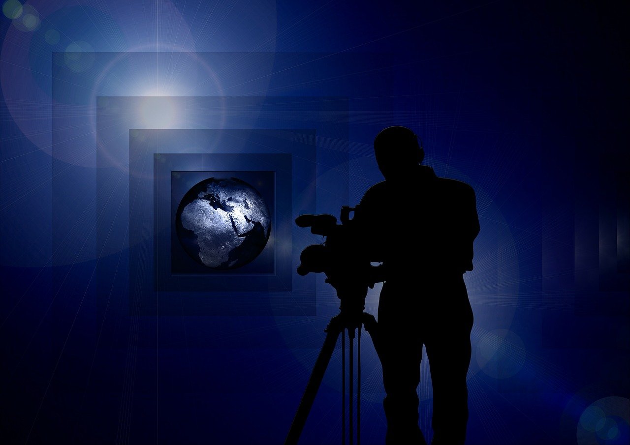 草民伦理电影: 反映时代的荒诞与悲哀