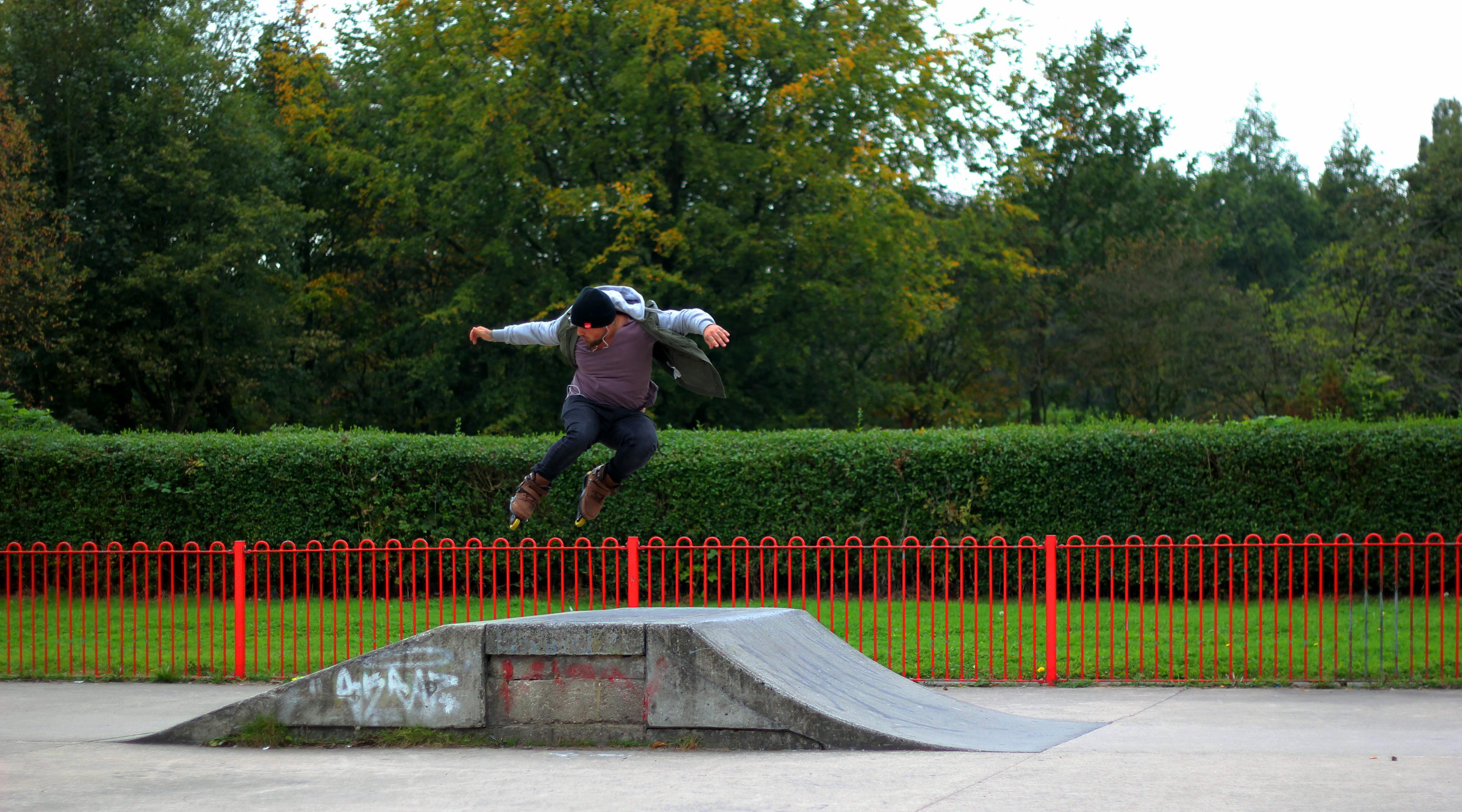 含羞草实验室网站直接进入轮滑网: 轮滑运动爱好者的天堂