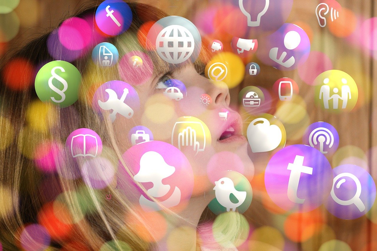 美女隐私: 社交媒体上的虚假面具